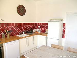 Sud de la France - Aix en Provence - Marseille - T5 - Mas appartements location vacances - cuisine (PR-818) photo 6 de 9