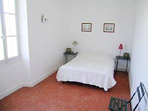 Sud de la France - Aix en Provence - Marseille - T5 - Mas appartements location vacances - chambre 1 (PR-818) photo 1 de 3