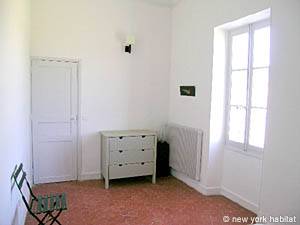 Sud de la France - Aix en Provence - Marseille - T5 - Mas appartements location vacances - chambre 1 (PR-818) photo 2 de 3