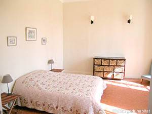 Sud de la France - Aix en Provence - Marseille - T5 - Mas appartements location vacances - chambre 2 (PR-818) photo 1 de 6