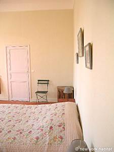 Sud de la France - Aix en Provence - Marseille - T5 - Mas appartements location vacances - chambre 2 (PR-818) photo 4 de 6