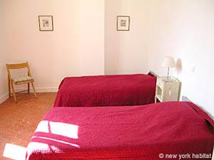 Sud de la France - Aix en Provence - Marseille - T5 - Mas appartements location vacances - chambre 3 (PR-818) photo 1 de 4