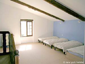 Sud de la France - Aix en Provence - Marseille - T5 - Mas appartements location vacances - chambre 4 (PR-818) photo 1 de 5