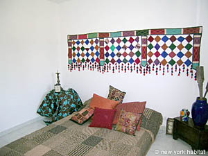 Sud de la France - Alpilles - T3 appartements location vacances - chambre 2 (PR-839) photo 2 de 3