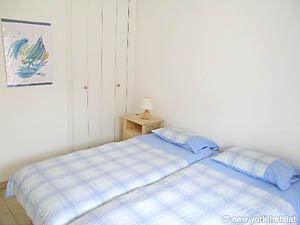 Sud de la France - C&ocirc;te d'Azur - T2 appartement location vacances - chambre (PR-850) photo 3 sur 6
