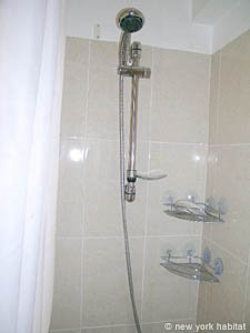 Sud de la France - C&ocirc;te d'Azur - T2 appartement location vacances - salle d'eau 1 (PR-850) photo 3 sur 4