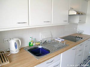 Sud de la France - C&ocirc;te d'Azur - T2 appartement location vacances - cuisine (PR-850) photo 4 sur 8
