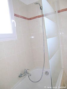 South France - French Riviera - 3 Bedroom accommodation - bathroom 1 (PR-851) photo 2 of 2