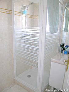 South France - French Riviera - 3 Bedroom accommodation - bathroom 2 (PR-851) photo 1 of 2