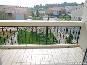 South France - French Riviera - 3 Bedroom accommodation - bedroom 3 (PR-851) photo 6 of 8