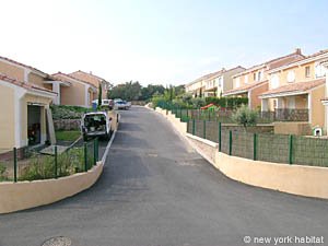 South France - French Riviera - 3 Bedroom accommodation - bedroom 3 (PR-851) photo 7 of 8