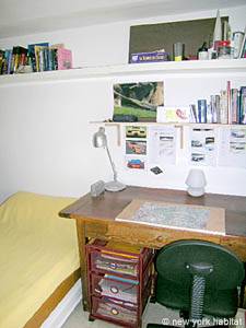South France - Aix en Provence - Marseilles - 4 Bedroom - Villa accommodation - bedroom 2 (PR-854) photo 4 of 5