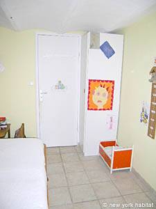 South France - Aix en Provence - Marseilles - 4 Bedroom - Villa accommodation - bedroom 3 (PR-854) photo 3 of 4
