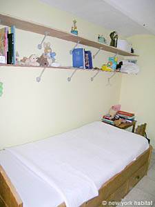 South France - Aix en Provence - Marseilles - 4 Bedroom - Villa accommodation - bedroom 3 (PR-854) photo 2 of 4