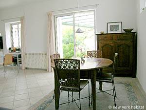 South France - Aix en Provence - Marseilles - 4 Bedroom - Villa accommodation - living room (PR-854) photo 3 of 23