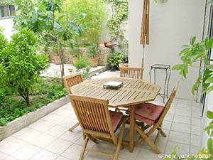 South France - Aix en Provence - Marseilles - 4 Bedroom - Villa accommodation - living room (PR-854) photo 22 of 23