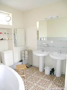 South France - Aix en Provence - Marseilles - 4 Bedroom - Villa accommodation - bathroom 1 (PR-854) photo 1 of 4