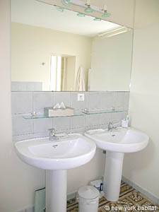 South France - Aix en Provence - Marseilles - 4 Bedroom - Villa accommodation - bathroom 1 (PR-854) photo 2 of 4
