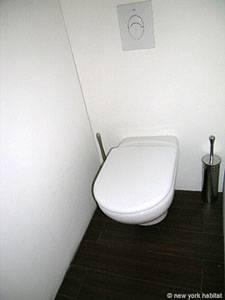 South France - Avignon Region - 3 Bedroom - Duplex accommodation - bathroom 1 (PR-858) photo 5 of 5