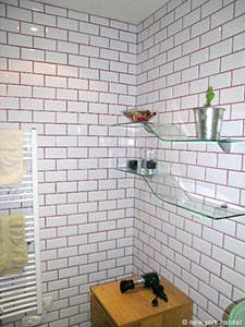 South France - Avignon Region - 3 Bedroom - Duplex accommodation - bathroom 2 (PR-858) photo 4 of 4
