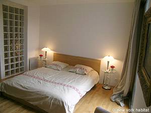 South France - Avignon Region - 3 Bedroom - Duplex accommodation - bedroom 1 (PR-858) photo 1 of 6