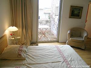 South France - Avignon Region - 3 Bedroom - Duplex accommodation - bedroom 1 (PR-858) photo 3 of 6