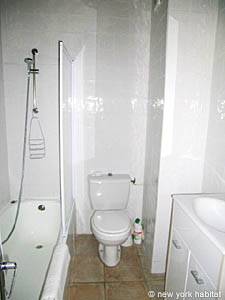 South France - Avignon Region - Studio - Duplex accommodation - bathroom (PR-860) photo 1 of 3