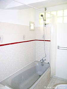 South France - Avignon Region - 1 Bedroom - Duplex accommodation - bathroom (PR-861) photo 3 of 4