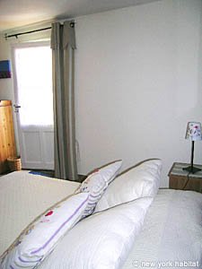 South France - Avignon Region - 1 Bedroom - Duplex accommodation - bedroom (PR-861) photo 2 of 7