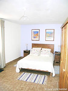 South France - Avignon Region - 1 Bedroom - Duplex accommodation - bedroom (PR-861) photo 3 of 7