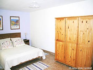South France - Avignon Region - 1 Bedroom - Duplex accommodation - bedroom (PR-861) photo 5 of 7