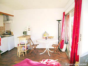 South France - Aix en Provence - Marseilles - Studio accommodation - living room (PR-862) photo 5 of 5