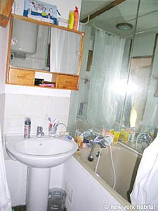 South France - Aix en Provence - Marseilles - Studio accommodation - bathroom (PR-862) photo 1 of 3