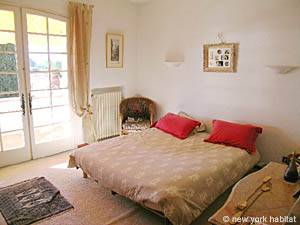 South France 3 Bedrooms - Villa accommodation bedroom 1 photo 38