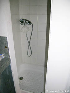 South France - French Riviera - Studio accommodation - bathroom (PR-866) photo 2 of 4