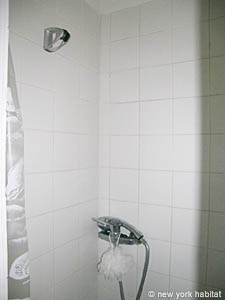 South France - French Riviera - Studio accommodation - bathroom (PR-866) photo 3 of 4