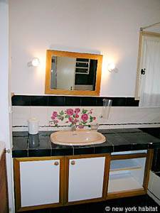 South France - Provence Luberon - 1 Bedroom - Villa accommodation - bathroom 1 (PR-872) photo 1 of 5