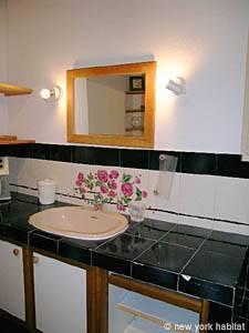 South France - Provence Luberon - 1 Bedroom - Villa accommodation - bathroom 1 (PR-872) photo 5 of 5
