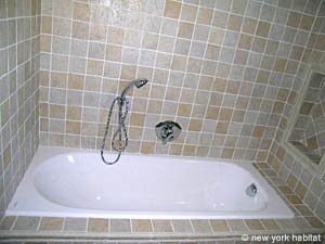 Sud de la France T4 - Villa appartements location vacances - salle d'eau 1 (PR-878) photo 4 de 4