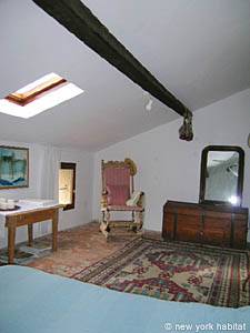 South France - Upper Var - 4 Bedroom - Triplex - Maison de Village accommodation - bedroom 4 (PR-883) photo 9 of 9