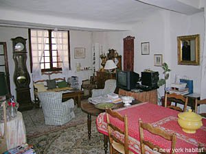 South France 2 Bedroom - Maison de Village accommodation - Apartment reference PR-884
