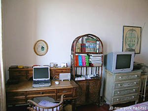 South France 2 Bedroom - Maison de Village accommodation - bedroom 1 (PR-884) photo 5 of 10