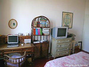 South France 2 Bedroom - Maison de Village accommodation - bedroom 1 (PR-884) photo 7 of 10