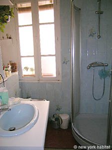 South France 2 Bedroom - Maison de Village accommodation - bathroom 1 (PR-884) photo 2 of 6