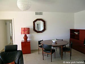 South France 2 Bedrooms apartment living room photo 4