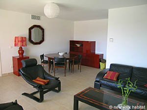 South France 2 Bedrooms apartment living room photo 8