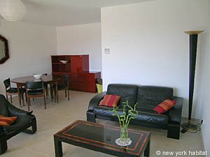 South France 2 Bedrooms apartment living room photo 9