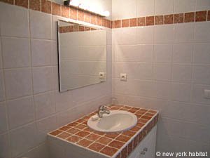 South France 2 Bedrooms apartment bathroom 1 photo 44
