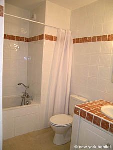 South France 2 Bedrooms apartment bathroom 1 photo 45