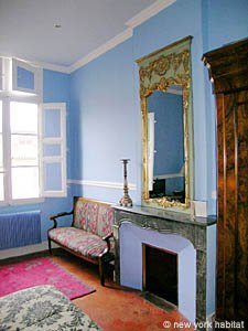 South France - Aix en Provence - Marseilles - 2 Bedroom accommodation - bedroom 1 (PR-888) photo 7 of 11